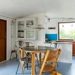 Adorable Retro With Lovely Terrace Дом отдыха Bryrup