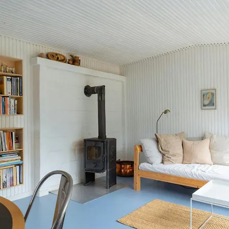 Adorable Retro With Lovely Terrace Дом отдыха Bryrup