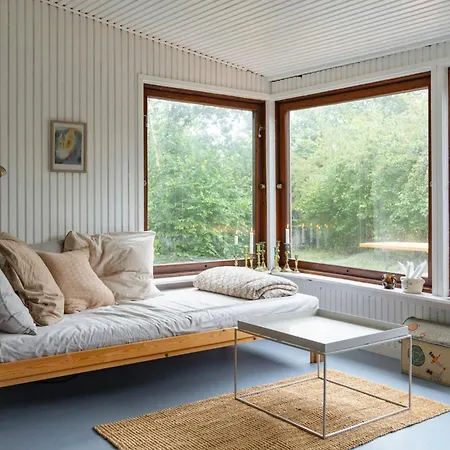 Дом отдыха Adorable Retro With Lovely Terrace