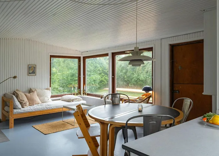 Adorable Retro With Lovely Terrace *